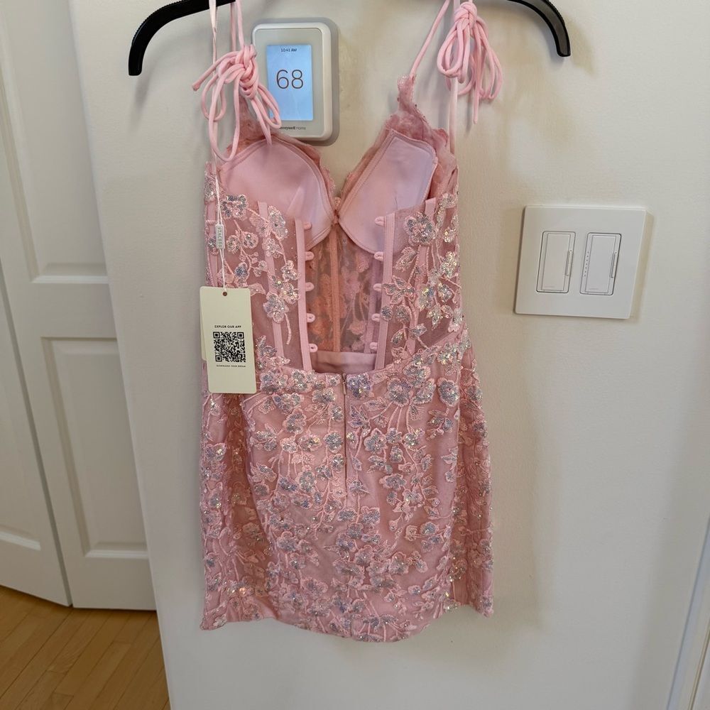 STACEES Floral Sequined Lace-Up Homecoming Dress Glitter Blushing Pink 6 NWT - Picture 8 of 13